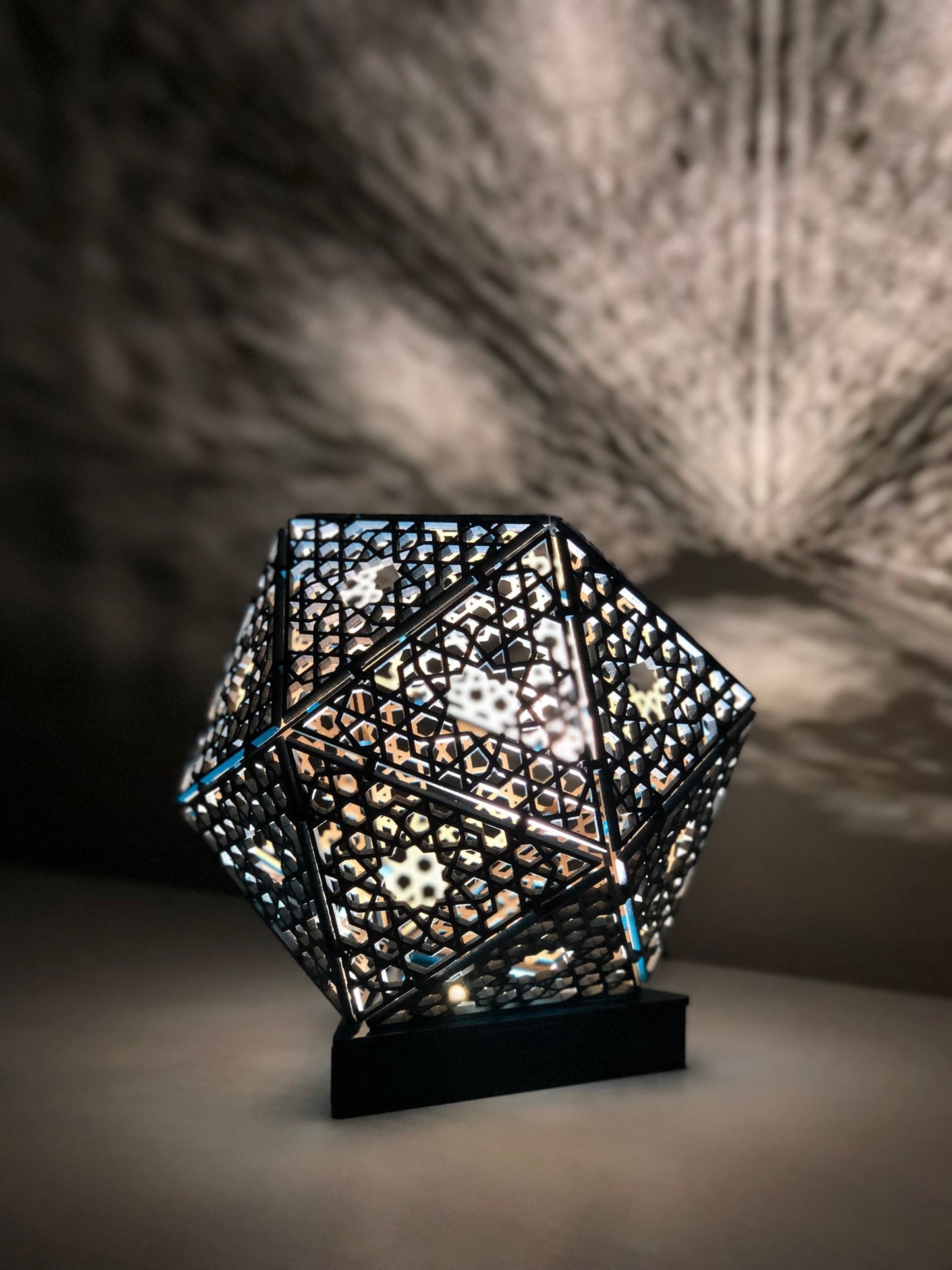 Jaalihedra™ Lamp "Hex"
