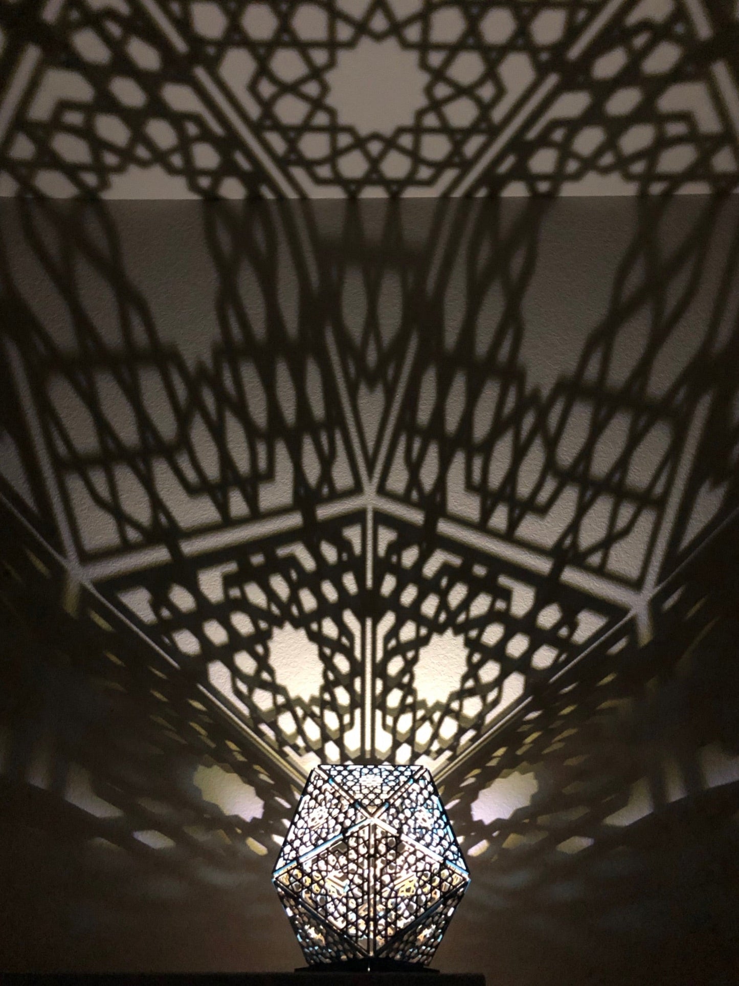 Jaalihedra™ Lamp "Hex"