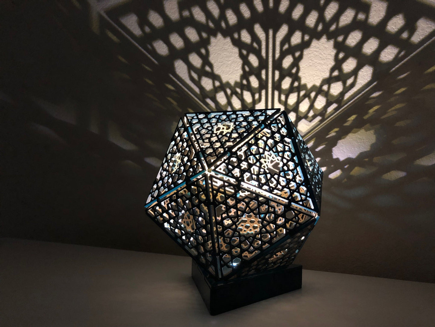 Jaalihedra™ Lamp "Hex"