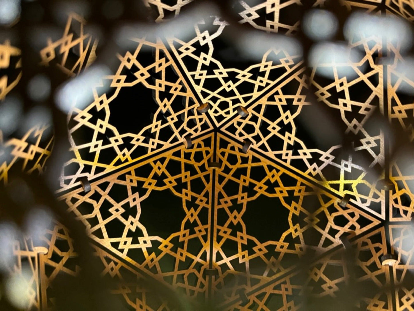 Jaalihedra™ Lamp "Kites"