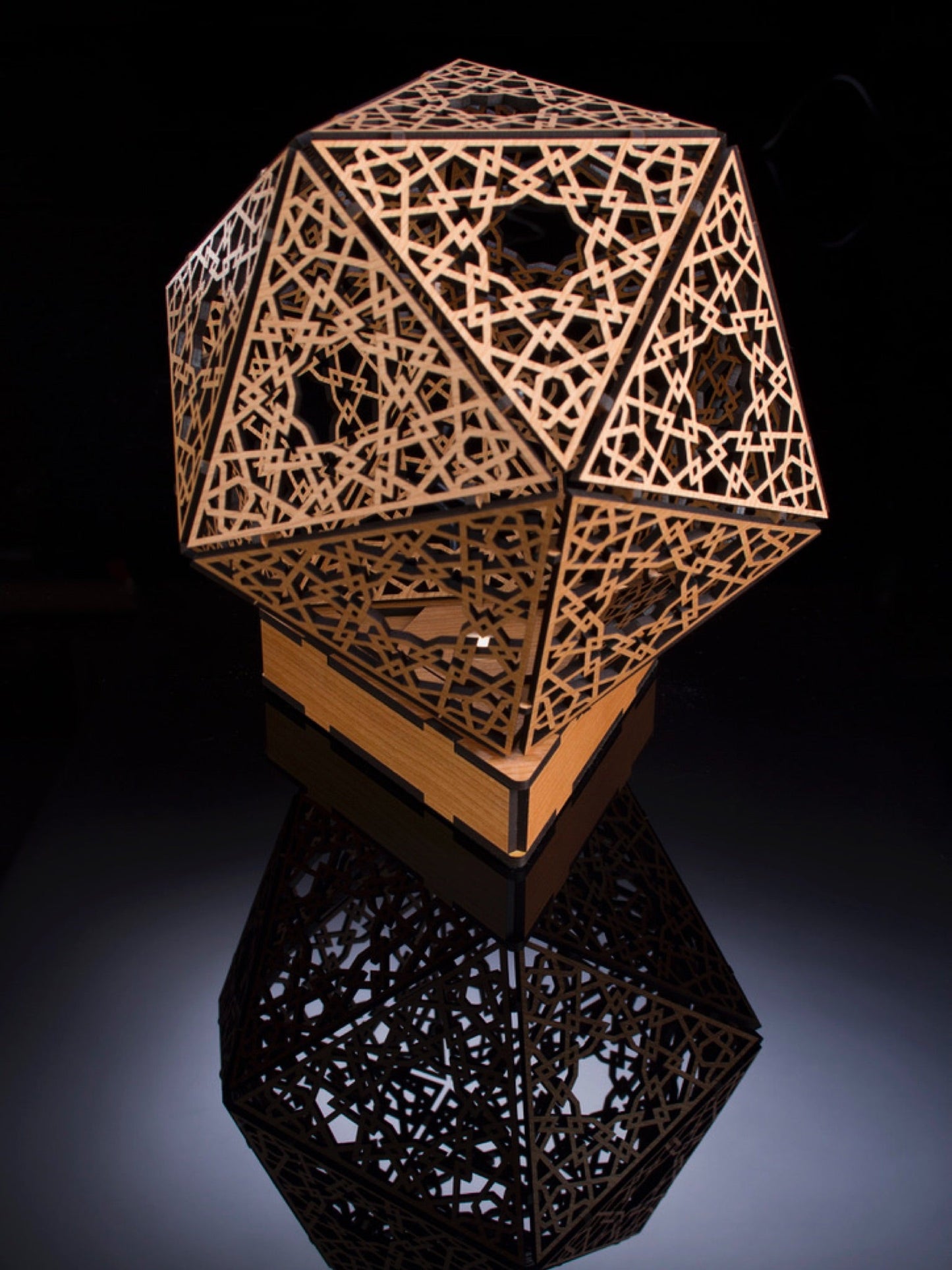 Jaalihedra™ Lamp "Kites"